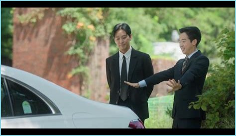 Exploring The Circle Of Kim Ji Won's Friends